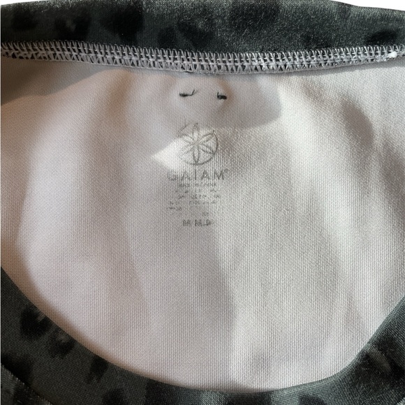 Gaiam Animal Print sweatshirt - Picture 5 of 6